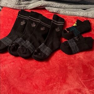Bombas Black Athletic Crew and No-Show Sock Set